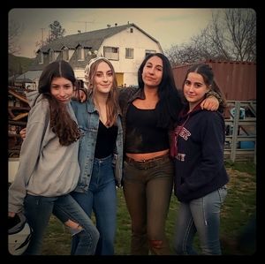 Meet your Posher, Alexandra